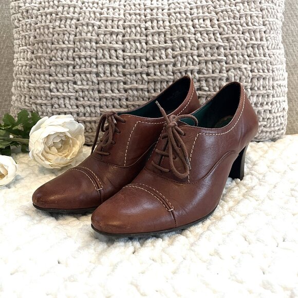 Naturalizer Oxford Heels (Brown) 6.5 - Picture 1 of 8
